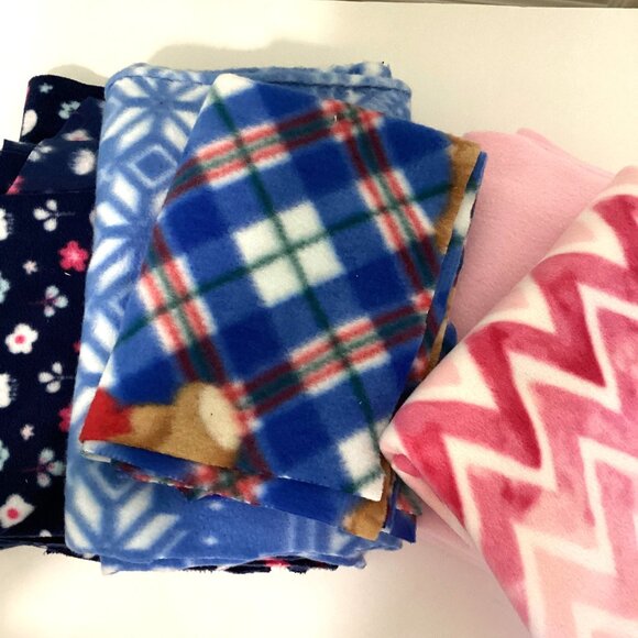 A Bundle of Fleece Fabric Pinks and Blue Material Quilting Sewing - Picture 1 of 10